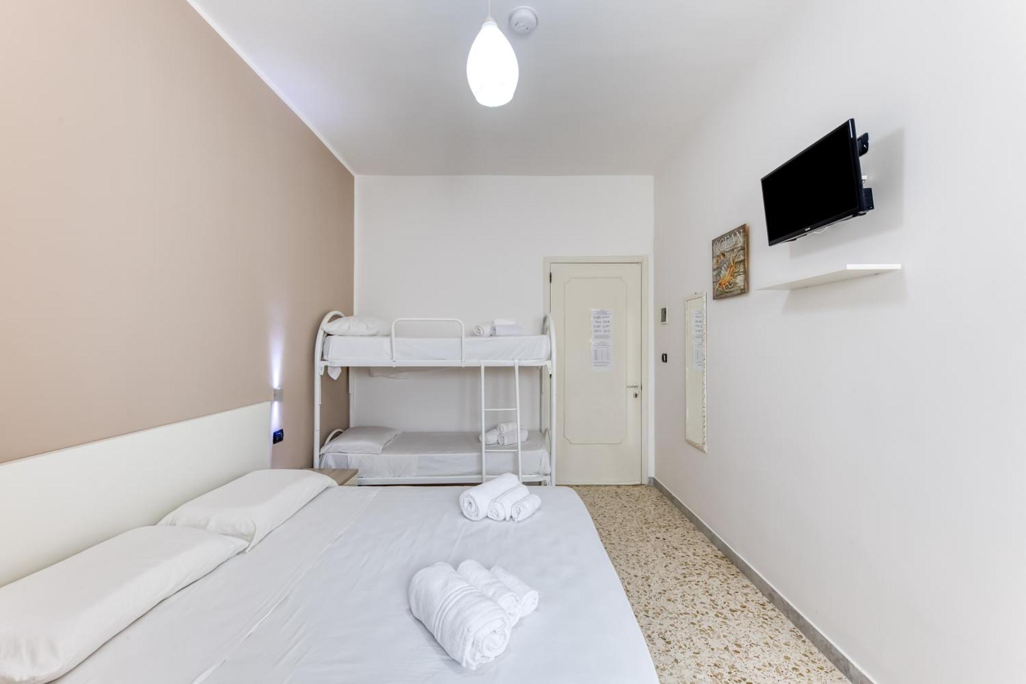 B&B Il Comandante A 100 M Dalla Spiaggia Torre San Giovanni Exterior foto